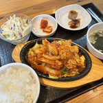 韓国家庭料理 炭火焼肉 しんちゃん - 