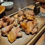 ひご家 - 薩摩地鶏の炭火焼き ハーフ1100円