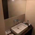 ウミノホテル - 部屋の洗面所