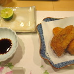 新ばし 星野 - 松茸のフライ。カボスと塩とソースを添えて。