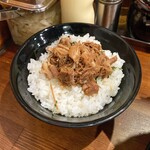 横浜家系ラーメン 三郷家 - 肉まぶし（ライス中）100円。