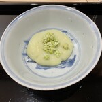 澤田 - 枝豆豆腐　ほんのり温かい、作りたてです