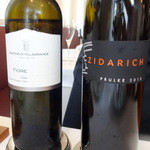 イル プレージョ - バローネ・ディ・ヴィッラグランデ・フィオーレ2010（左）プルルケ　ヅィダリッヒ2010（右）