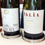 イル プレージョ - カレーマ　リゼルヴァ2008（左）エトナロッソ　タリア2010（右）