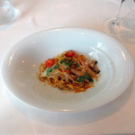 イル プレージョ - ツブ貝・アンディーブ・チェリートマト・カラスミのキタッラ