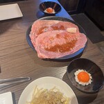 黒毛和牛焼肉 白か黒 - 