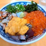 Hanafusa - 古事記丼：イクラ・ウニ・サザエ、どのネタも新鮮でおいしく頂けます