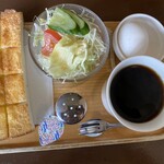 炭焼珈琲ヨシダ - 炭焼ブレンドモーニング500円⚫︎サラダ、ゆで卵、バターチョイス