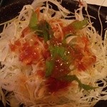 とんかつ マンジェ - サラダ（キャベツ）にオリジナルドレッシングをかけて食べる～♪(^o^)丿