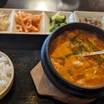 韓国家庭料理 唐辛子 - スンドゥブセット