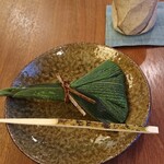 セットについてきたれんこん餅