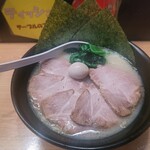 Yokohama Iekei Ramen Kamariya Ootemachi Ten - 