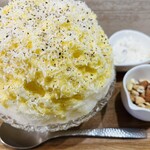 かき氷店 小桃 - 今日もミックスナッツとラムレーズン　安定のチョイス