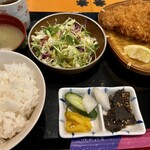 とんかつかつ屋 - 