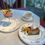 Restaurant adagio - リコッタチーズケーキ、ブルーベリーのセミフレット