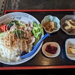 Michinoku - 冷しゃぶサラダうどん　1,280円