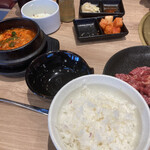 Kokusangyuu Yakiniku Kuidon - 