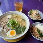 Bangkok Night - バンコクラーメン　1200円