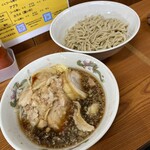ラーメン二郎 - ⭐️ラーメン(小ラーメンぶた2枚)¥900
      ⭐️夏季限定つけ麺¥100
      　※ ニンニクアブラカラメ