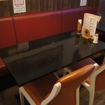 タンドリー - テーブル席