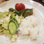 キッチン ブルー グローブ - 最後はお新香も乗せます