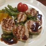 キッチン ブルー グローブ - 豚挽肉レタスロール蒸しのアップ