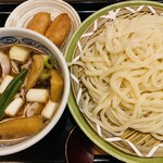 藤ヱ門 - Aランチ　肉汁うどん&いなり（880円）大盛り+120円