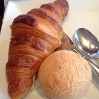 ホテルグランヴィア京都 - 朝食のパン２つ選びました(^-^)