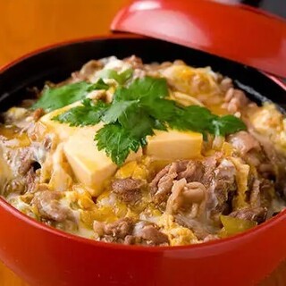 酒の穴名物「すき焼丼」