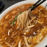 華都飯店 - 酸辣湯麺 2000円
