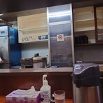 玉屋 - 大きな釜で炊き上げてくれるご飯は、タレを掛けたときにもふやけない、絶妙な”炊きあがり” & ”蒸らし”。