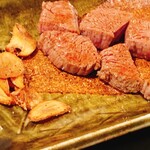 ステーキ  いぐち - ステーキランチはフィレステーキ！150gくらい　サシの一切無いヒレで胃もたれとかは全然しない　焼き加減はミディアムで肉汁をうまく閉じ込める火入れ