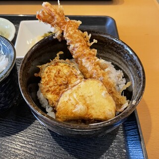 ◯たかぼ 次の現場へと､生ラジオ🍙 嬉しいことに6月､スカレコ社員のうた､として