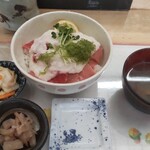 すし源 - マグロの山かけ丼　950円　2022/03