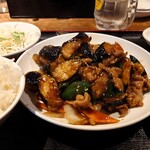 マルヤス酒場 - 茄子と豚肉炒め(¥650)