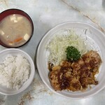 お食事 まるやま - ロース生姜焼き定食(小ライス)