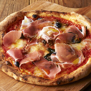 自家製窯烤PIZZA，690元起，提供30種選擇！