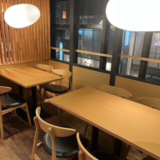 落ち着いた空間でゆっくりと。完全個室も完備