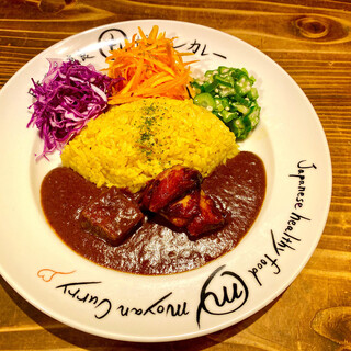魂がこもった自慢のカレーは、オリジナル熟成スパイスが決め手