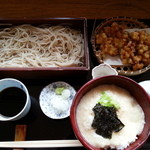 蕎麦と日本料理　驚　KYO - 日替わり＆とろろ丼のセットです。