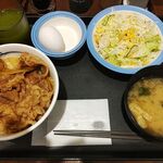 Matsuya - 牛めし野菜サラダセットです。久しぶりにいただきました。