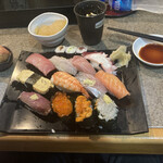 歩 - にぎり12貫 1300円