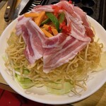 Okonomiyaki Momoka - 豚焼きそば(1,000円)