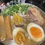 Goku Niboshi Hompo - 煮干し豚骨ラーメン