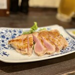 炭火焼専門食処 白銀屋 - 大山鶏の香味刺身ステーキ