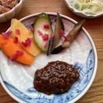 カフェアンドショップ ロータスランド - 2023/08/01
      スタミナモーニング ドリンク付 660円
      ✳︎和紅茶 （お代わり可）
      お得なモーニング Cセット ドリンク付 450円
      ✳︎プレミアムアイス豆乳