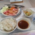 焼肉のまんぷく - 豚バラ定食（650円）