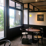 ウエスト珈琲ハウス - 趣きある素敵な店内