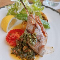 ザ タヴァン グリル＆ラウンジ - 