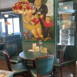 ラッキーピエロ - 店内